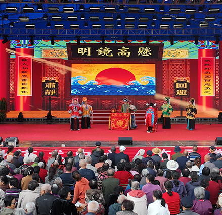 山西文水：文藝匯演十五場